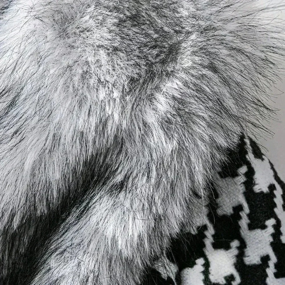 Black And White Casual Women's Faux Fur Trimmed Woolen Houndstooth Jacket - Picture 5 of 6
